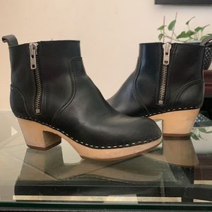 SWEDISH HASBEENS Zip It Emy Clog Boots